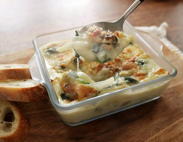 冬のご馳走！ アツアツな「牡蠣とほうれん草のグラタン」を作ろう