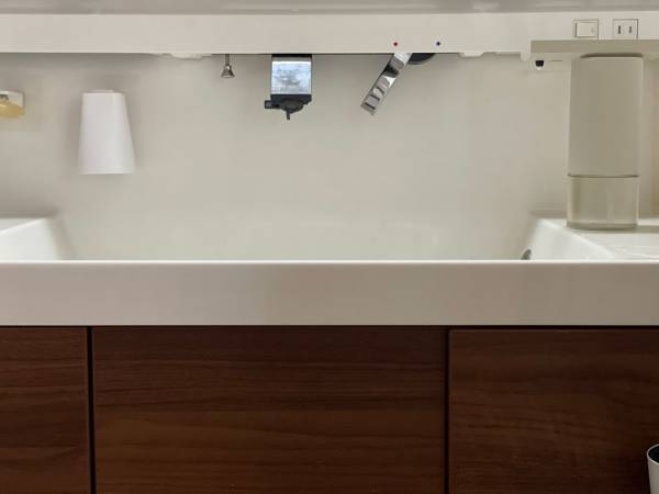 洗面所のお掃除ラクチン♩「±0オートディスペンサー」で暮らしがスタイリッシュに！[PR]