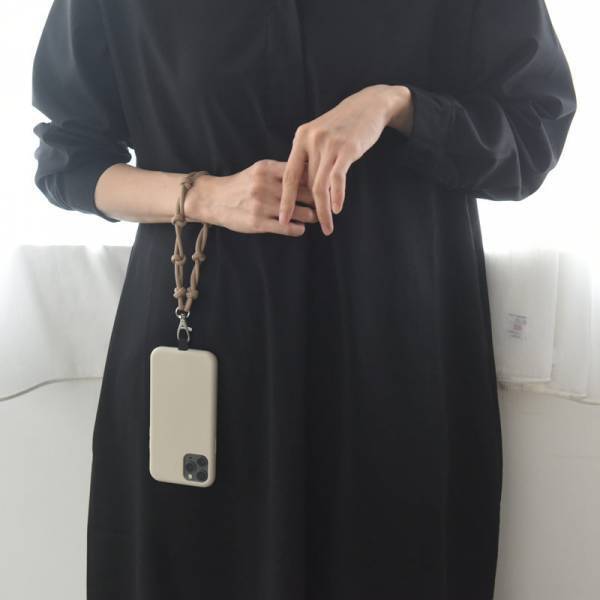 もう落とさない＆なくさない！？スマホストラップのスタッフ愛用レポ[PR]