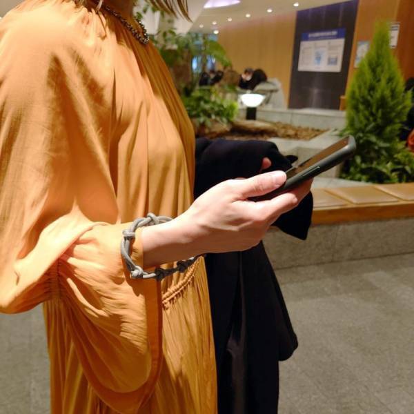 もう落とさない＆なくさない！？スマホストラップのスタッフ愛用レポ[PR]