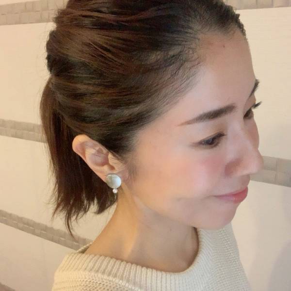 アクセサリー選びに失敗したくない人へ。 毎日身につけたい心地よさの「ハーフトーンイヤリング」[PR]