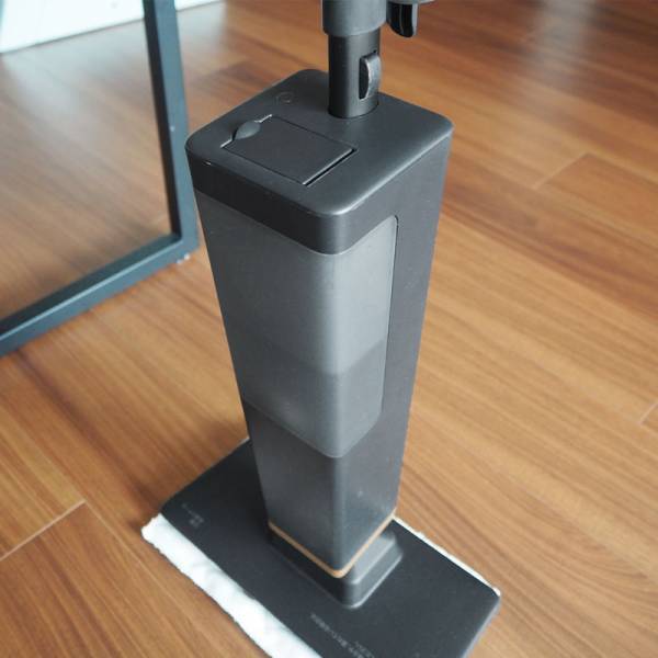 洗剤いらずで床がサラサラ！食べこぼしの床掃除が快適楽チンになった話。[PR]