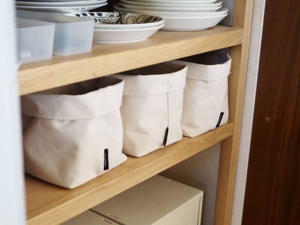 棚の中にスッキリ収まる。「bon moment 高さが調節できる収納 」が、賃貸暮らしのわが家にフィットした件[PR]