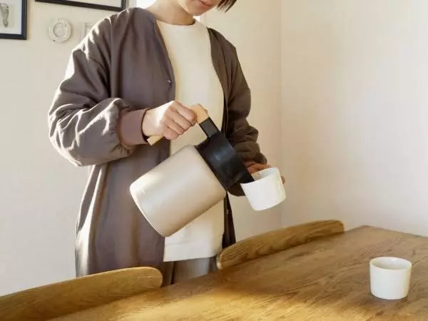 ワンピ感覚で着れる！洋服を汚れから守ってくれて、家事をするとき暖かい「2way割烹着」