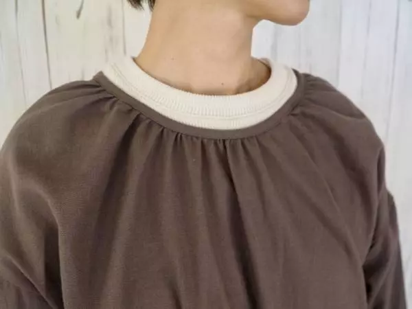 ワンピ感覚で着れる！洋服を汚れから守ってくれて、家事をするとき暖かい「2way割烹着」