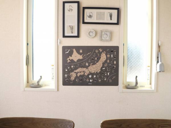 アートのようにリビングに飾って、遊びながら学べる。「FORNE（フォルネ）知育ポスター　日本地図」[PR]