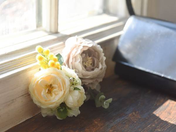 コサージュのイメージが変わるかも？！卒園入学セレモニースタイル名脇役「作家モノのコサージュ」[PR]