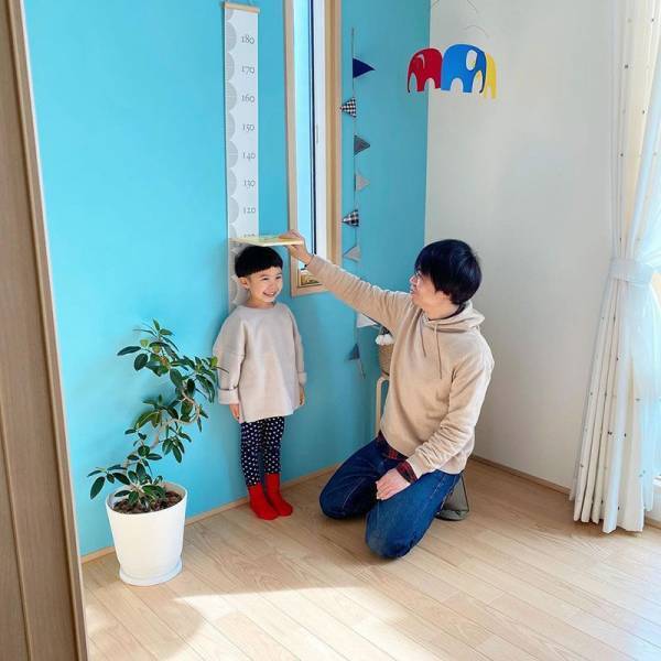 子どもの成長を楽しく記録　「北欧デザインの身長計タペストリー」
