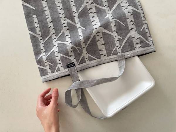 冬の暮らしが楽しくなる、北欧フィンランドから届いたラプアンカンクリのトートバッグ。[PR]