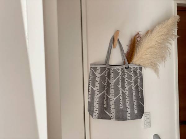 冬の暮らしが楽しくなる、北欧フィンランドから届いたラプアンカンクリのトートバッグ。[PR]