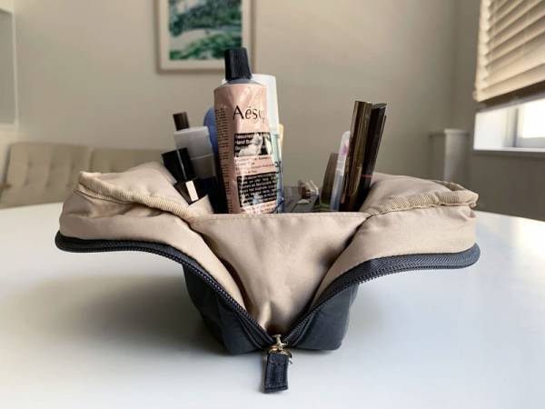 朝時間が変わるかも。メイク効率UP＆整頓できる「お化粧ポーチ」の使い方[PR]