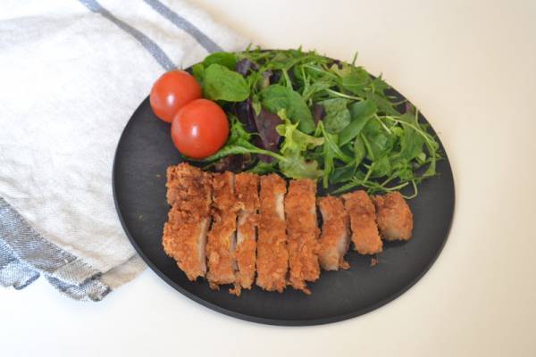 まな板にもなるお皿「チョップレート」　食事にもおやつタイムにも大活躍！