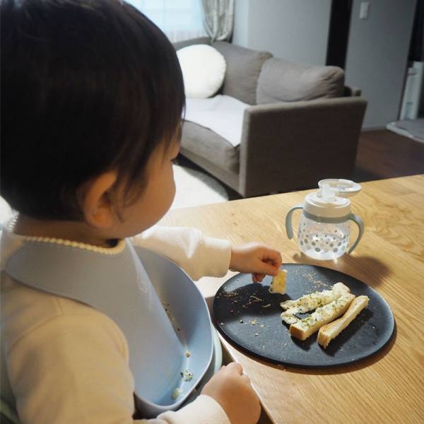 まな板にもなるお皿「チョップレート」　食事にもおやつタイムにも大活躍！