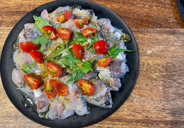 まな板にもなるお皿「チョップレート」　食事にもおやつタイムにも大活躍！