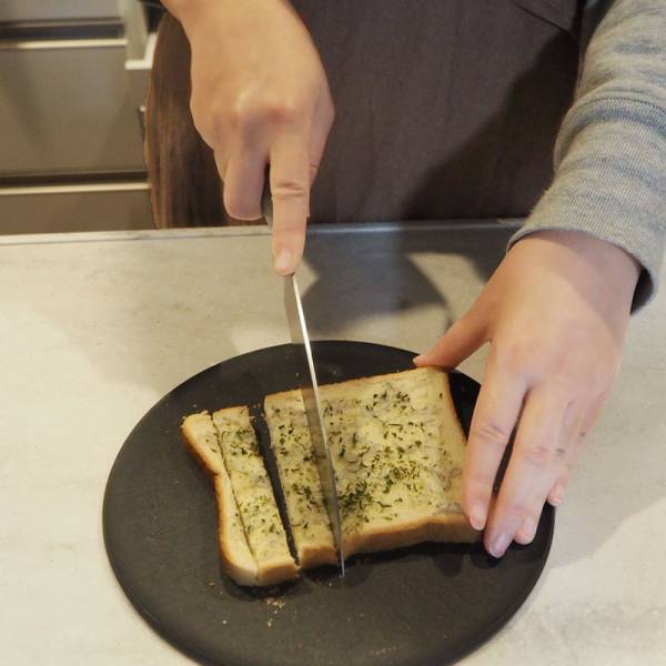 まな板にもなるお皿「チョップレート」　食事にもおやつタイムにも大活躍！
