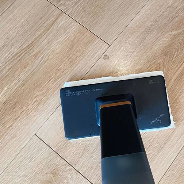 もっと快適に、猫との暮らし。スチームモップなら床サラサラでハウスダスト、アレルギー対策にも。[PR]