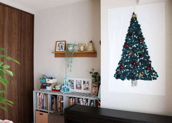 お部屋に一足早く春を呼び込む。北欧ライクで飾りやすい「桜のタペストリー」[PR]