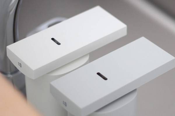 除菌生活の見直しに！限定色ベージュも仲間入りしたオートディスペンサー[PR]