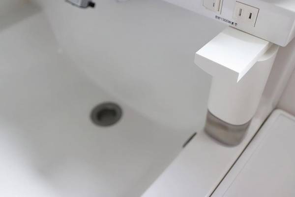 除菌生活の見直しに！限定色ベージュも仲間入りしたオートディスペンサー[PR]