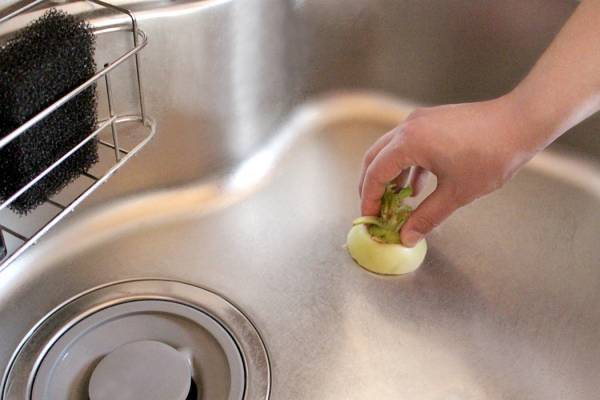 【ありきたりな日常を楽しむためのヒント】野菜くずや調味料で0円エコ掃除！[PR]