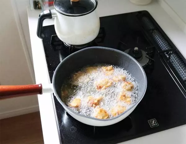 1台7役はマルチポットだけじゃない!蒸す&焼くが加わった「マルチパン」で毎日のお料理を簡単シンプルに。