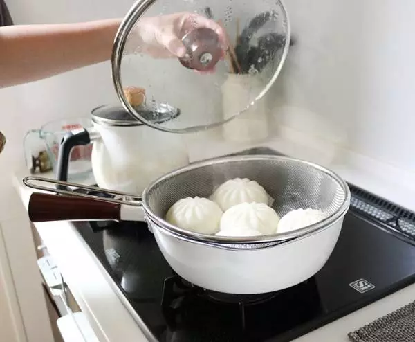 1台7役はマルチポットだけじゃない!蒸す&焼くが加わった「マルチパン」で毎日のお料理を簡単シンプルに。