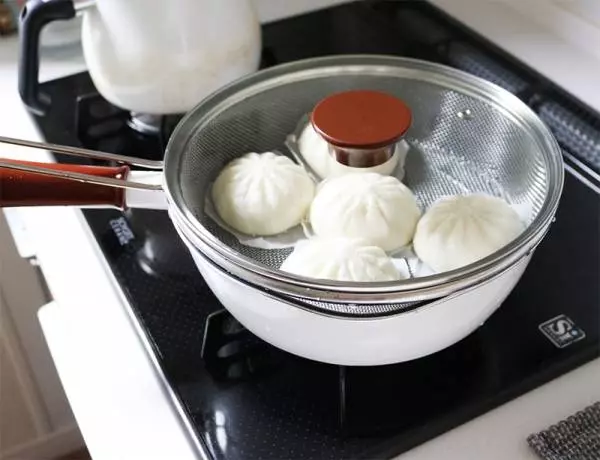 1台7役はマルチポットだけじゃない!蒸す&焼くが加わった「マルチパン」で毎日のお料理を簡単シンプルに。