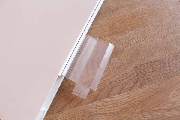 園からのおたよりで埋め尽くされた冷蔵庫が「貼るファイル」で劇的スッキリ！[PR]