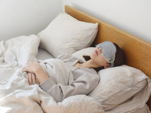 毎晩ぐっすり眠れてますか？あなたの眠りの質を向上させてくれるアイテム5選！[PR]