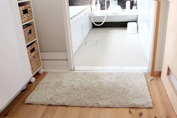 もうママがはみ出ない。わが家のbon moment　バスマットを「ロングタイプ」に更新！[PR]