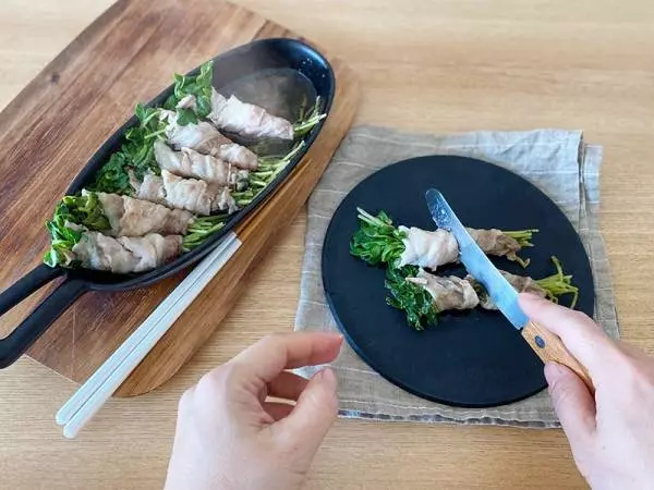 テーブルでのカットにはコレ!「つばめのナイフ」&「チョップレート」のダブル使いで食卓をもっと便利で豊かに