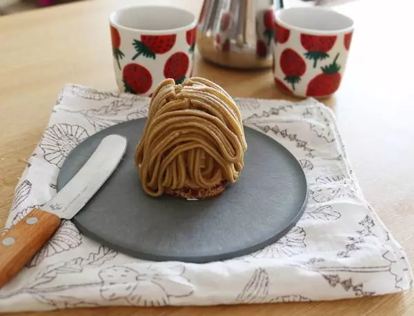 テーブルでのカットにはコレ！「つばめのナイフ」＆「チョップレート」のダブル使いで食卓をもっと便利で豊かに