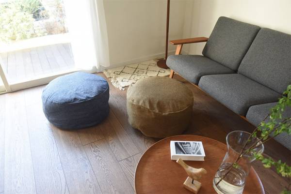 キッズやペットも虜に！リビングに置けば自然とみんなが集まってくる「クッションになる布団収納ケース」[PR]
