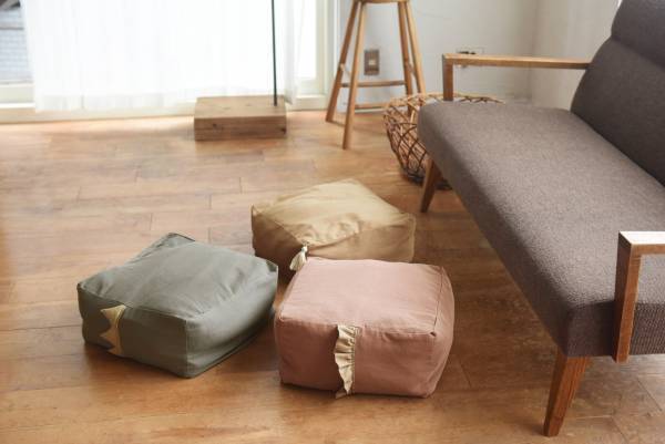 キッズやペットも虜に！リビングに置けば自然とみんなが集まってくる「クッションになる布団収納ケース」[PR]