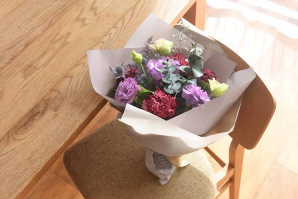 【母の日2022】届けたい、あふれる想い。ワンランク上の花ギフト「Kiitos（キートス）」[PR]