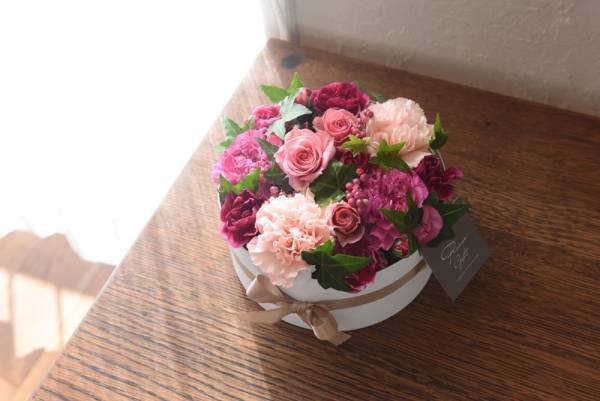 【母の日2022】届けたい、あふれる想い。ワンランク上の花ギフト「Kiitos（キートス）」[PR]