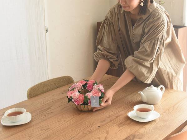 【母の日2022】届けたい、あふれる想い。ワンランク上の花ギフト「Kiitos（キートス）」[PR]