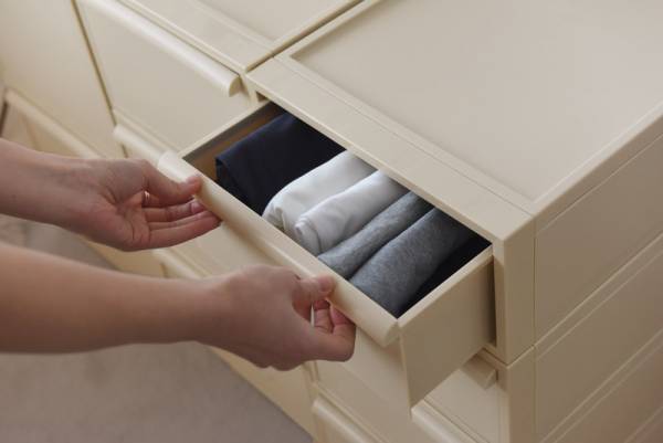 「ウチ、いつも散らかってる。」と悩んだら、クローゼットシステム収納の出番かも？[PR]