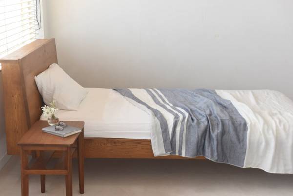 夏の今治寝具対決！ タオルケット VS 5重ガーゼケット、どっちを選ぶ？