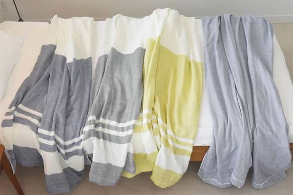 夏の今治寝具対決！ タオルケット VS 5重ガーゼケット、どっちを選ぶ？