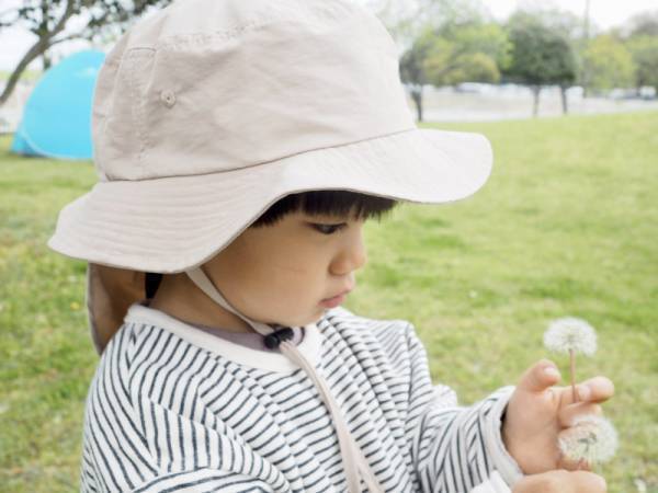 本格的に暑くなる前にGETしたい！熱中症＆強い日差しからキッズを守るクッカヤプー「保冷剤ポケット付き帽子」[PR]
