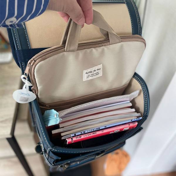 今どき小学生の必需品、タブレットやChromebookがぴったり入って使いやすい「タブレットPCケース」[PR]