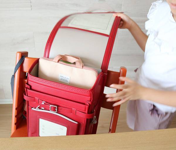 今どき小学生の必需品、タブレットやChromebookがぴったり入って使いやすい「タブレットPCケース」[PR]