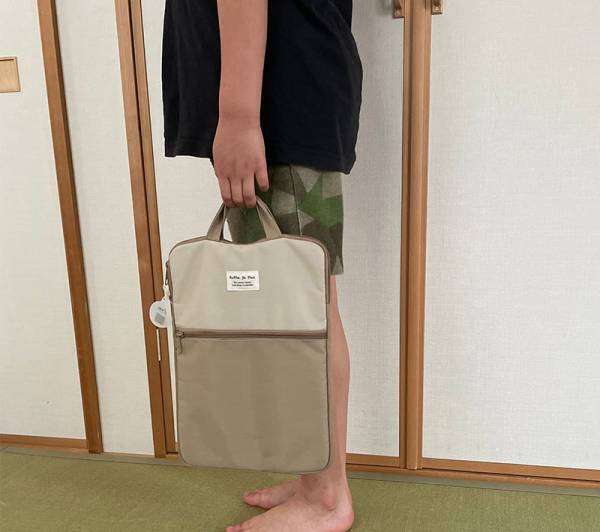 今どき小学生の必需品、タブレットやChromebookがぴったり入って使いやすい「タブレットPCケース」[PR]