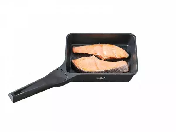 料理の効率アップ！立てて置けて、スット手に取れる「suttoミニフライパン」