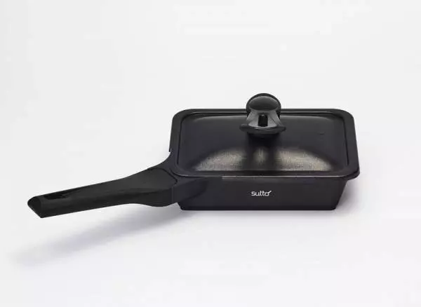 料理の効率アップ！立てて置けて、スット手に取れる「suttoミニフライパン」