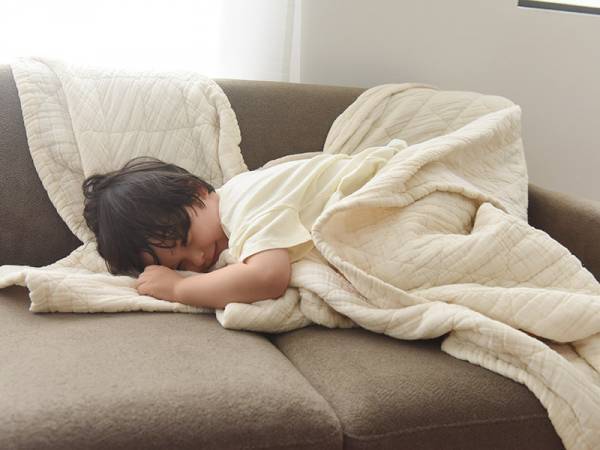 これから汗ばむ季節、ソファーの汗染み＆汚れ対策に。幻のマルチカバー入荷です。[PR]