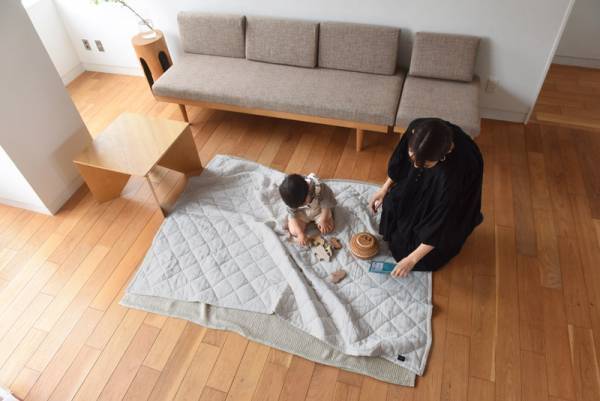 これから汗ばむ季節、ソファーの汗染み＆汚れ対策に。幻のマルチカバー入荷です。[PR]