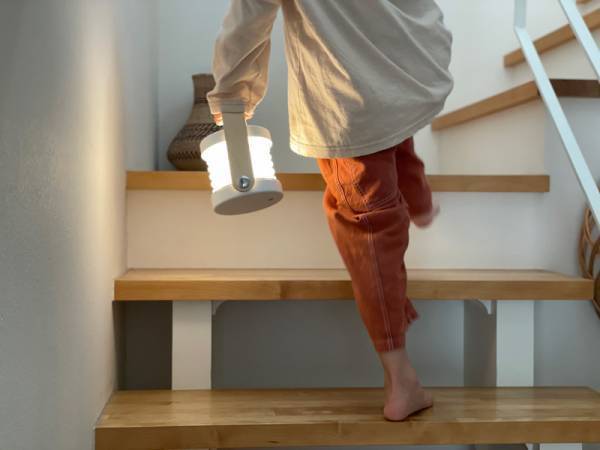 防災にもお役立ちの、持ち運びできるおしゃれなマルチランタン。[PR]