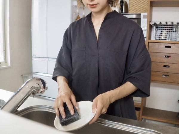 この夏は、サラリと涼しい 「5分袖 ルームワンピース」で、家事もおうち時間も快適に！[PR]